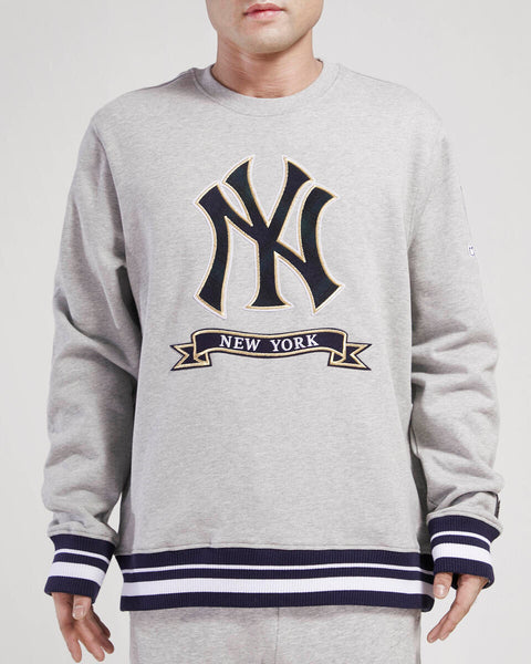 Gray New York Yankees Pro Standard Crewneck Fleece