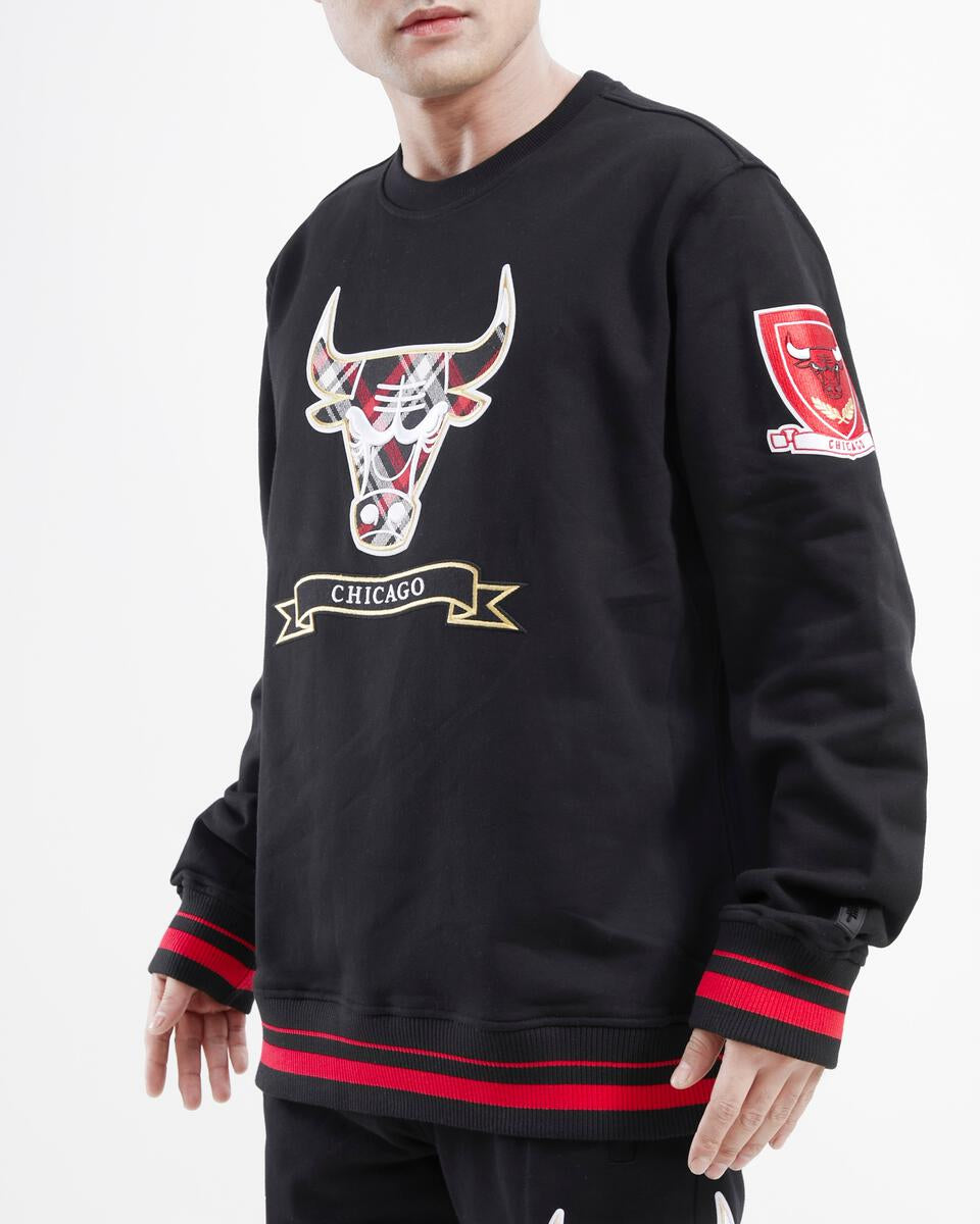 Black Chicago Bulls Pro Standard Crewneck Fleece Sweatshirt