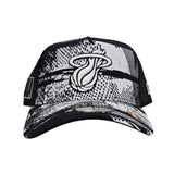 Black Tip Off Miami Heat Curved Brim Gray Bottom NBA MIA Side Patch New Era 9Forty Snapback