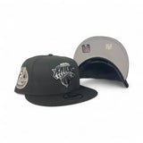 Black/White New York Knicks Gray Bottom 2x Champions Side Patch New Era 9Fifty Snapback