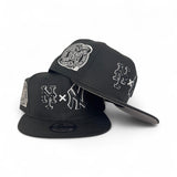 Black New York Yankees x New York Mets Gray Bottom 2000 Subway Series Side Patch New Era 9Fifty Snapback