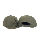 Olive Green New York Yankees Gray Bottom Color Pack New Era 9Fifty Snapback