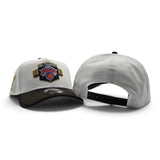 White 2025-2026 New York Knicks Champions Black Curved Visor Gray Bottom Trophy Side Patch New Era 9Forty Snapback (Copy)