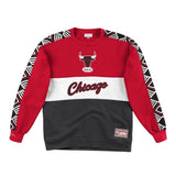Chicago Bulls Mitchell & Ness Scorer Fleece Crew Sweatshirt