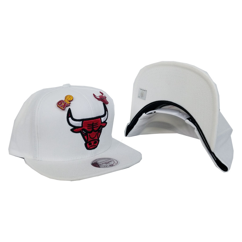 Exclusive Mitchell & Ness Dual Metal Pin White Chicago Bulls Snapback