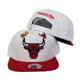 Exclusive Mitchell & Ness Dual Metal Pin White / Red Chicago Bulls Snapback
