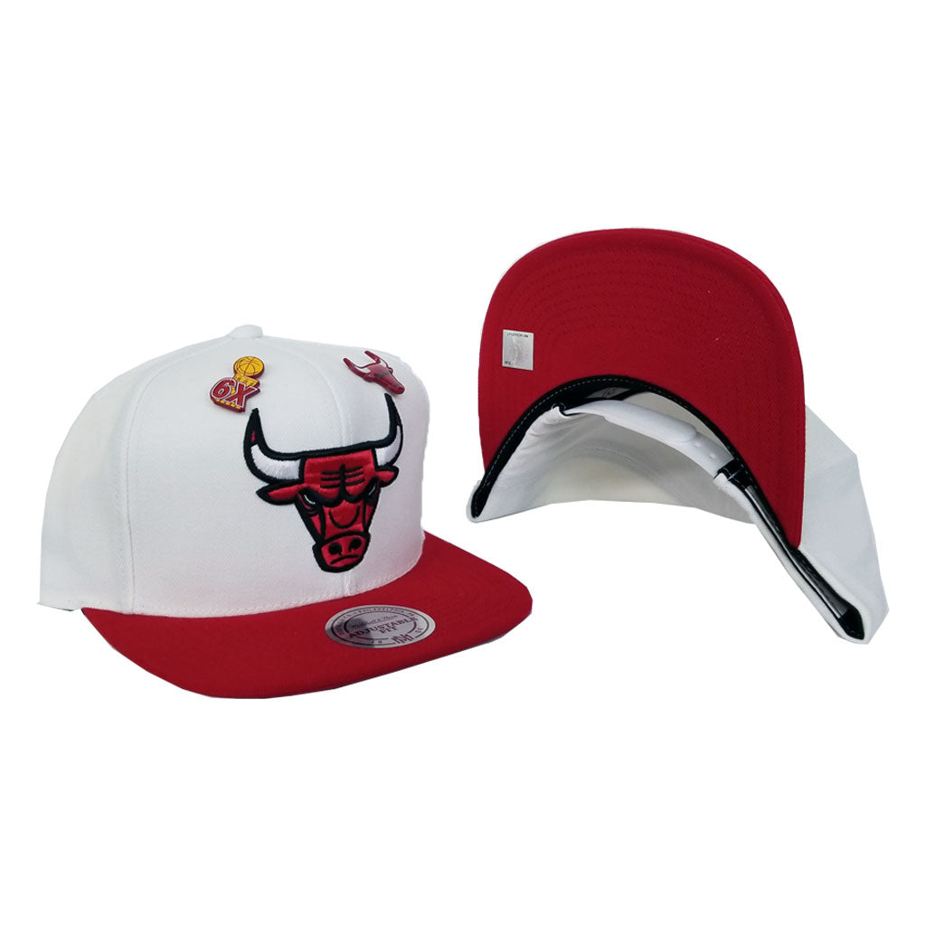 Exclusive Mitchell & Ness Dual Metal Pin White / Red Chicago Bulls Snapback
