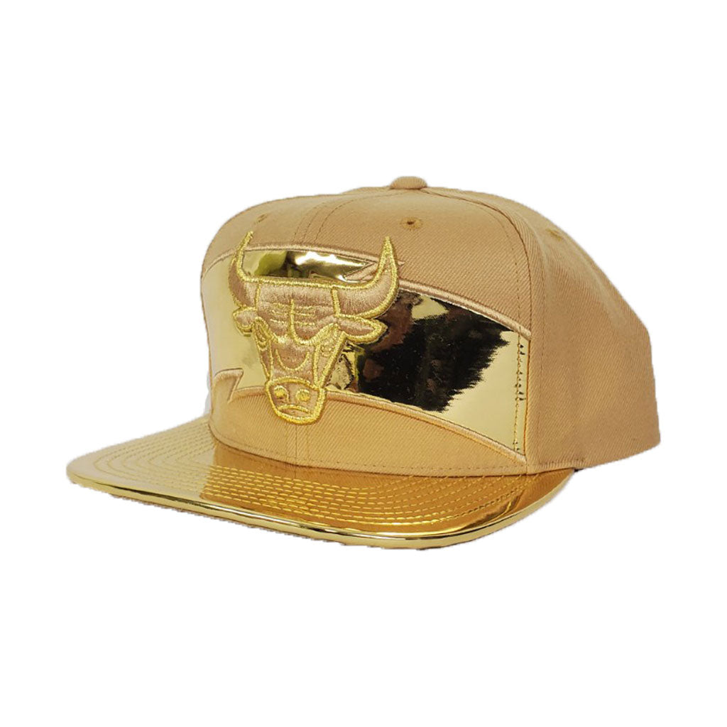 Mitchell & Ness Gold Chicago Bulls Snapback Hat