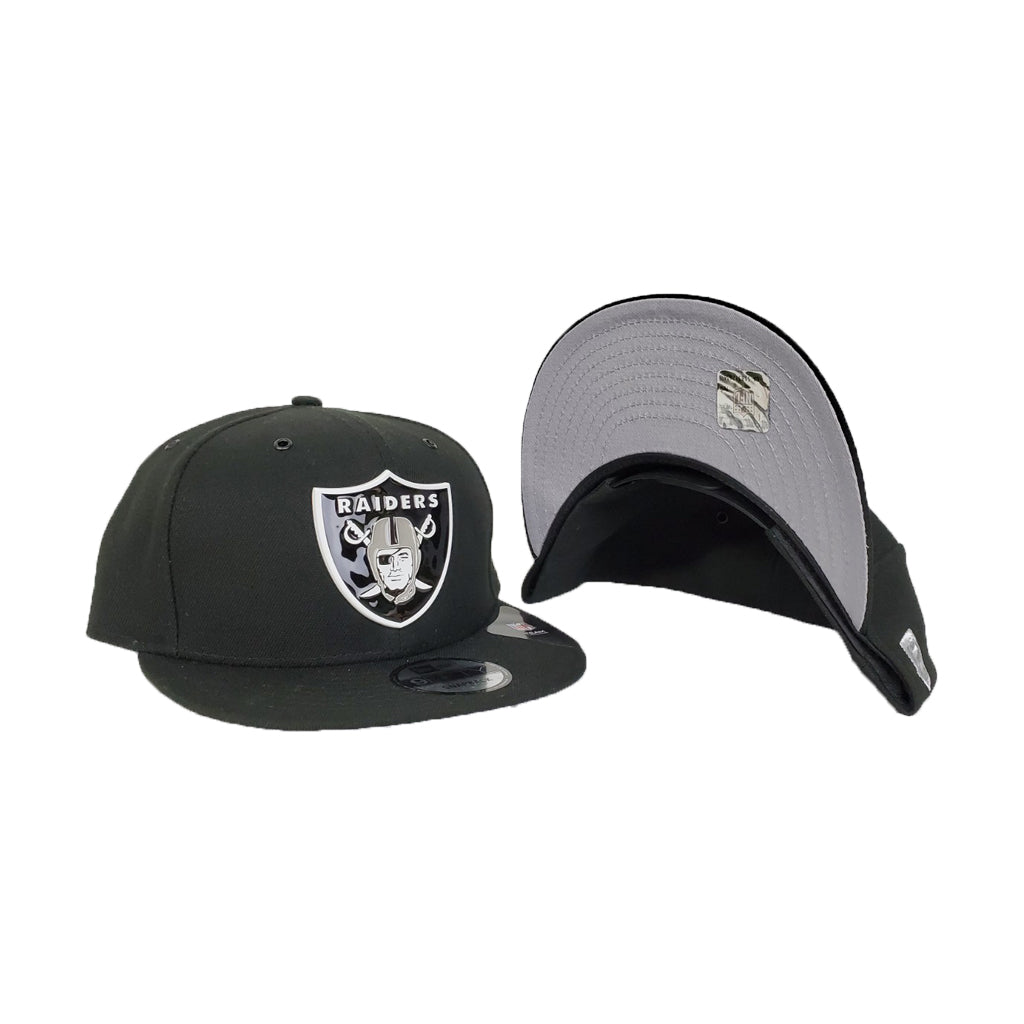 New Era Black Front Painted Metal Badge Oakland Raiders 9Fifty Snapback hat