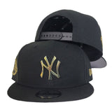 New Era Black New York Yankees Gold Metal Badge 9Fifty Snapback