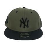 New Era Oilve - Black New York Yankees Black Metal Badge Snapback hat