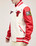 Off White Red Chicago Bulls Pro Standard Logo Wool Varsity Heavy Jacket
