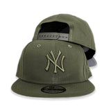 Tonal Olive Green New York Yankees Gray Bottom New Era 9Fifty Snapback