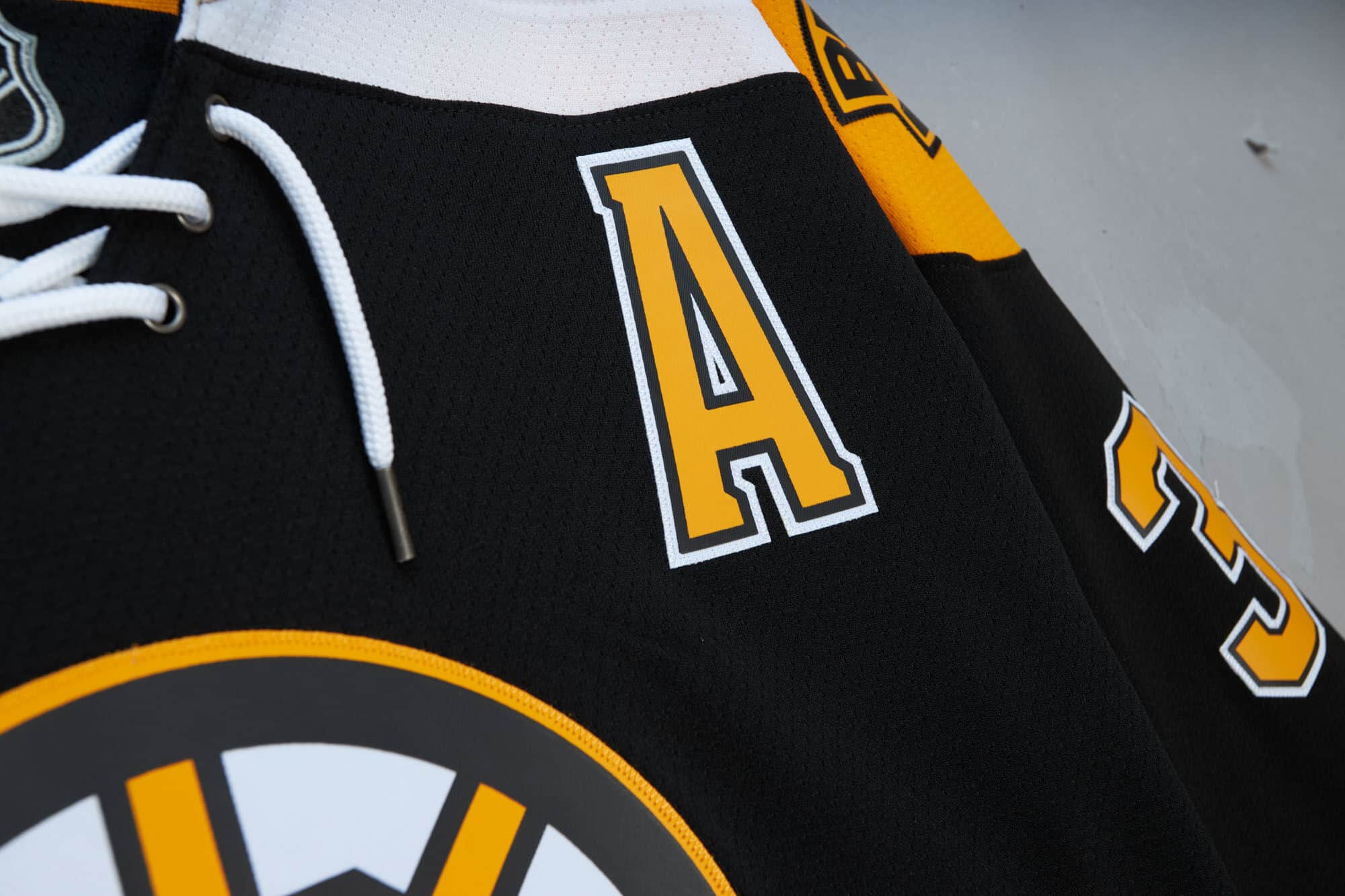 Buy Boston Bruins 2010 Stanley Cup Jersey - Patrice Bergeron Men's Shirts  from Mitchell & Ness. Find Mitchell & Ness fashion & more at