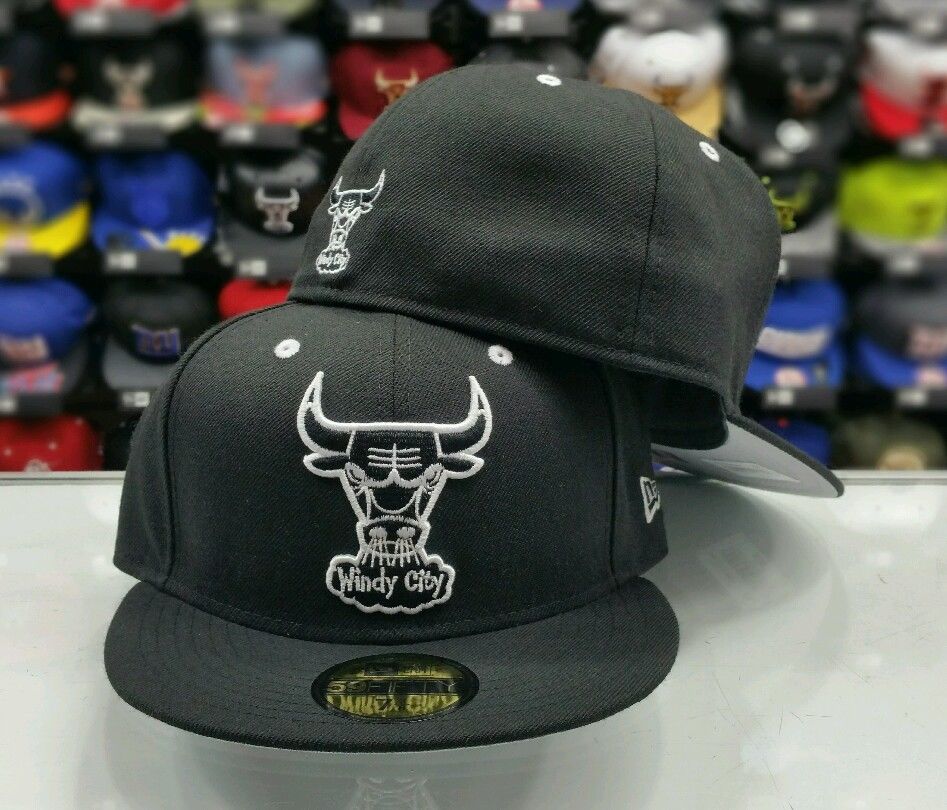 Matching New Era Chicago Bulls 59Fifty Fitted Hat for Jordan 6 "Black Cat"