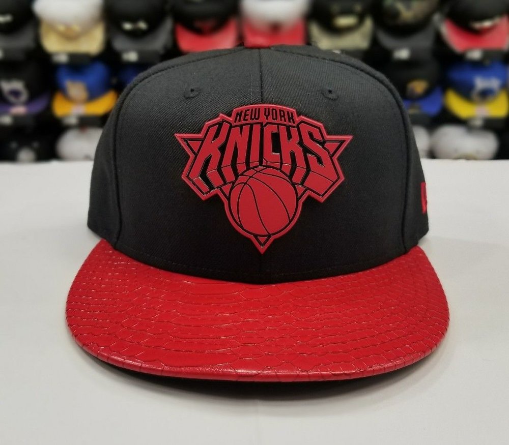Exclusive New Era 59Fifty NBA New York Knicks RED Metal Badge Logo Fitted Hat
