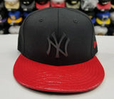 New Era 9Fifty MLB New York Yankee Black / Red Metal Badge Strapback Hat