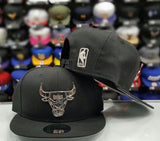 New Era NBA Silver Metal Badge Logo Black Chicago Bulls 9fifty snapback