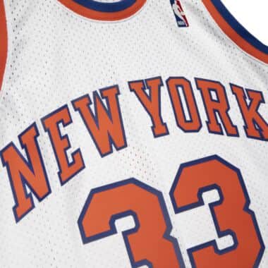 New York Knicks Patrick Ewing Autographed White Authentic Mitchell & Ness  1985-86 HWC Swingman Jersey Size XL Beckett BAS Witness Stock #214821